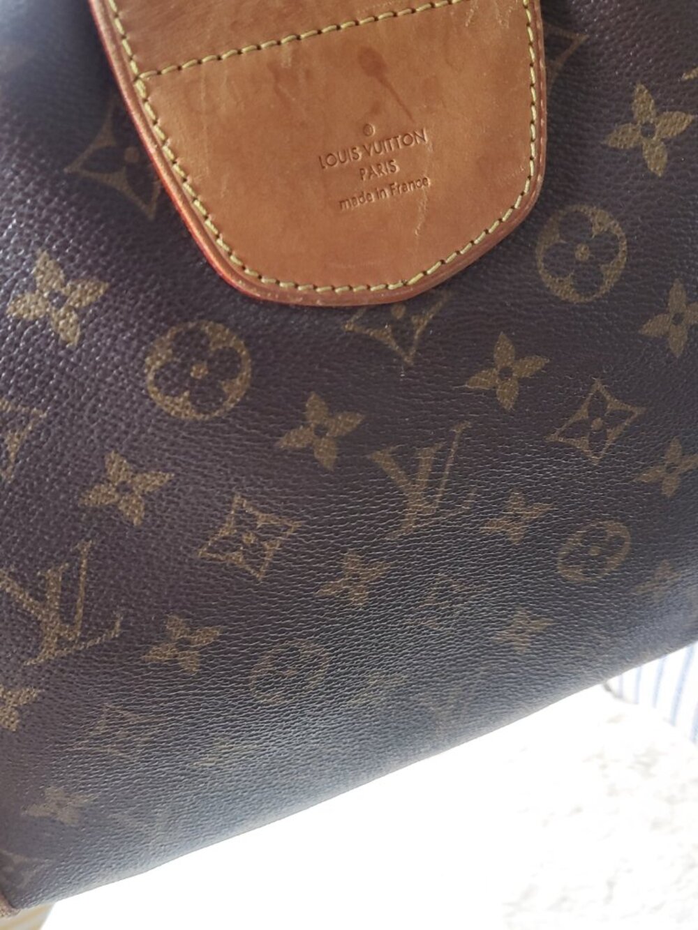 12. Louis Vuitton Monogram Shoulder Bag with Tan Shoulder Strap - Picture 4 of 16